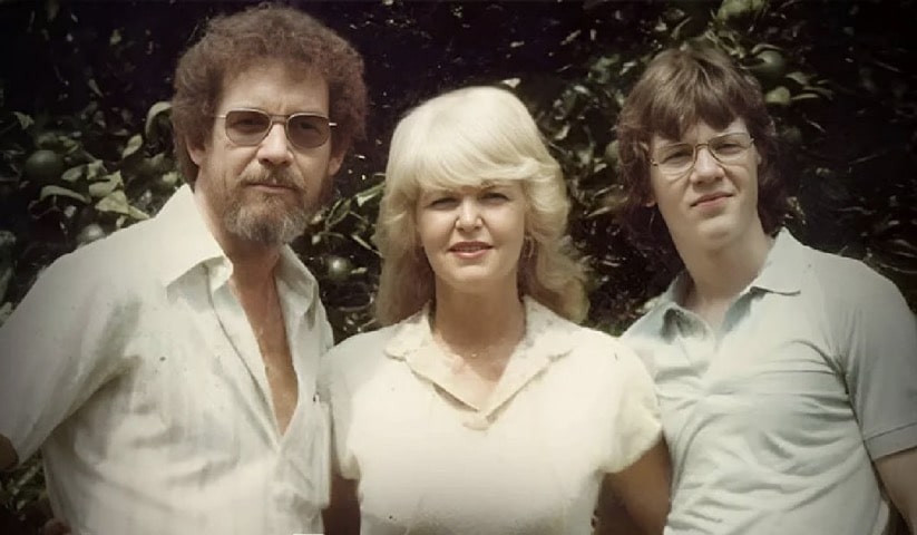 A photo of Vivian Ridge, Bob Rossy, and their son Steve Ross and their family of three