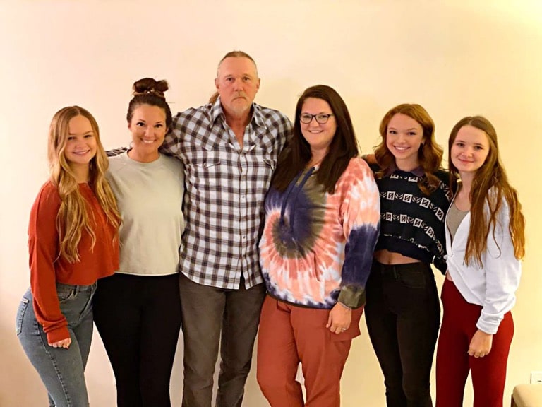 Trace Adkins with His Five Daughters